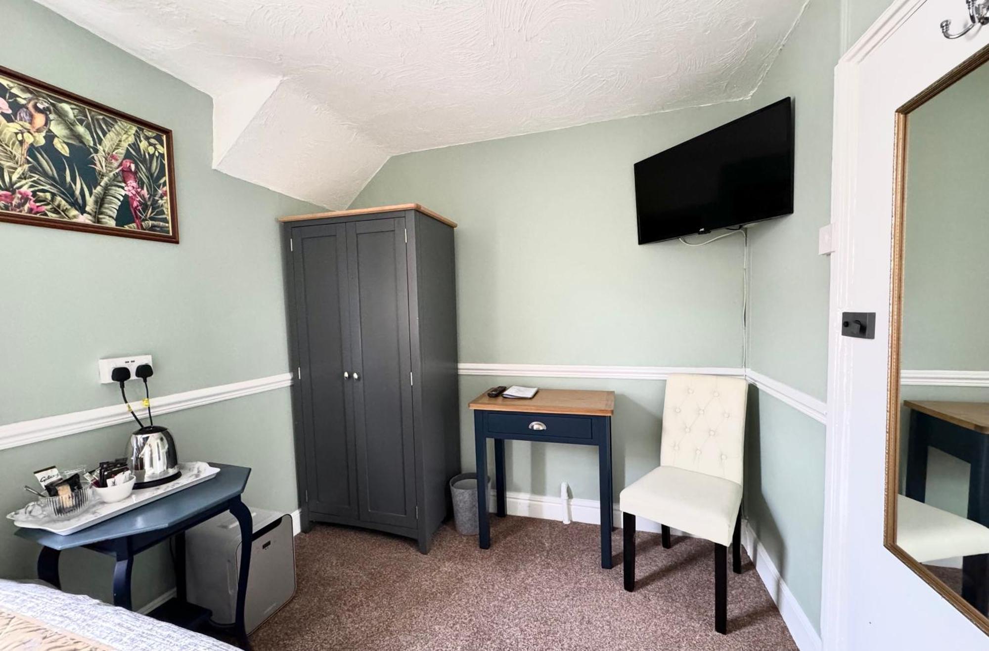 The Angove - Adults Only Otel Weymouth Oda fotoğraf